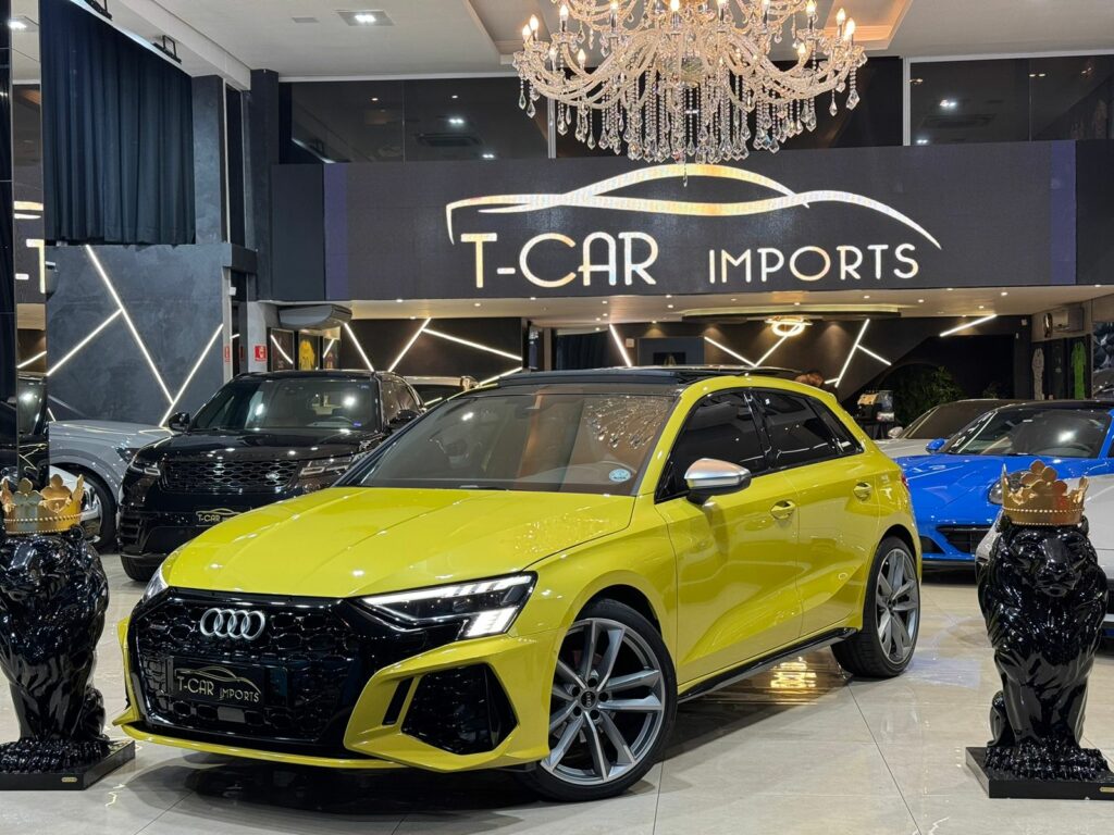 AUDI A3 2.0 40 TFSI GASOLINA SPORTBACK PERFORMANCE BLACK S-TRONIC AMARELO PITON TETO SOLAR PANORÂMICO PÁRA-CHOQUE RS3 RODAS AUDI A7 FARÓIS MATRIX PROJETO EXCLUSIVO E ÚNICO NO BRASIL