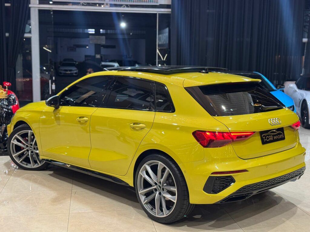 AUDI A3 2.0 40 TFSI GASOLINA SPORTBACK PERFORMANCE BLACK S-TRONIC AMARELO PITON TETO SOLAR PANORÂMICO PÁRA-CHOQUE RS3 RODAS AUDI A7 FARÓIS MATRIX PROJETO EXCLUSIVO E ÚNICO NO BRASIL