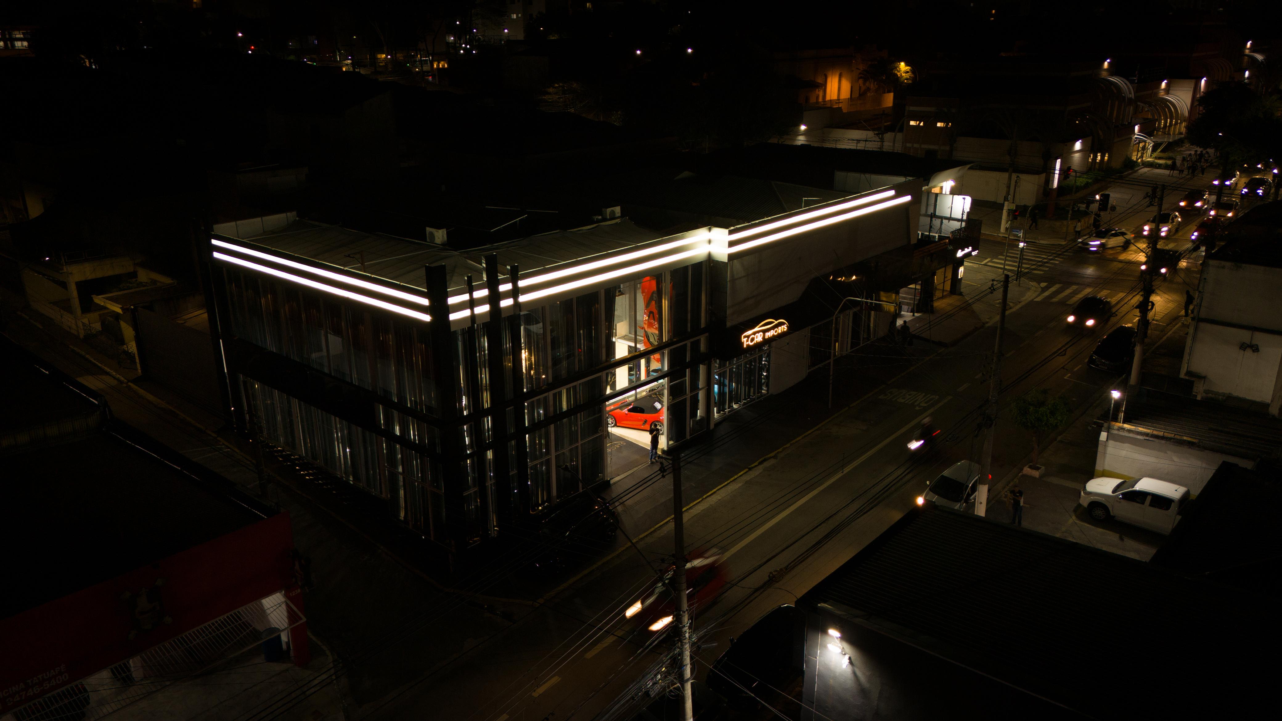 TCAR Imports - Vista Aérea Noturna